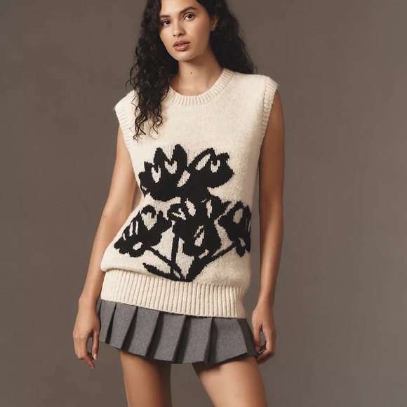 Anthropologie Sweaters - NWOT ANTHROPOLOGIE MAEVE GRAPHIC FLOWER SWEATER VEST XSP